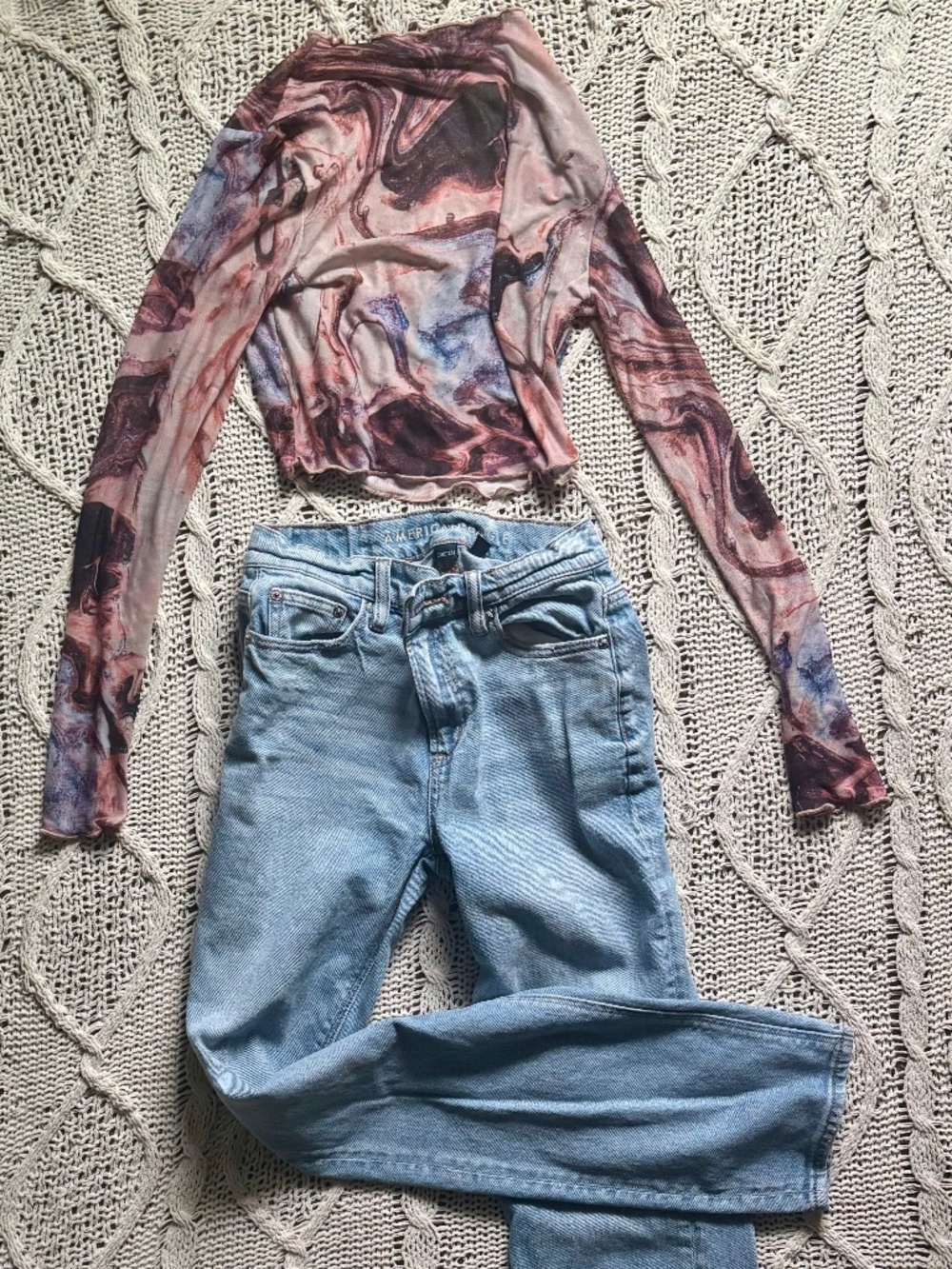Outfit bundle deal! Mesh marble lettuce edge crop top + ae highwaisted jeans
